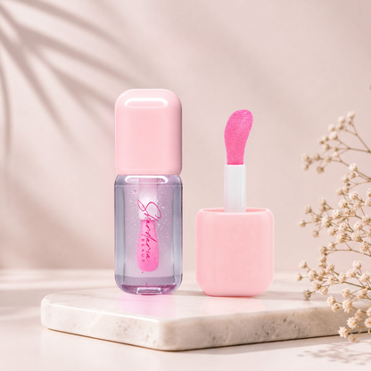 Crystal Kiss Lip Gloss von Shardaria Beauty mit geöffnetem Applikator